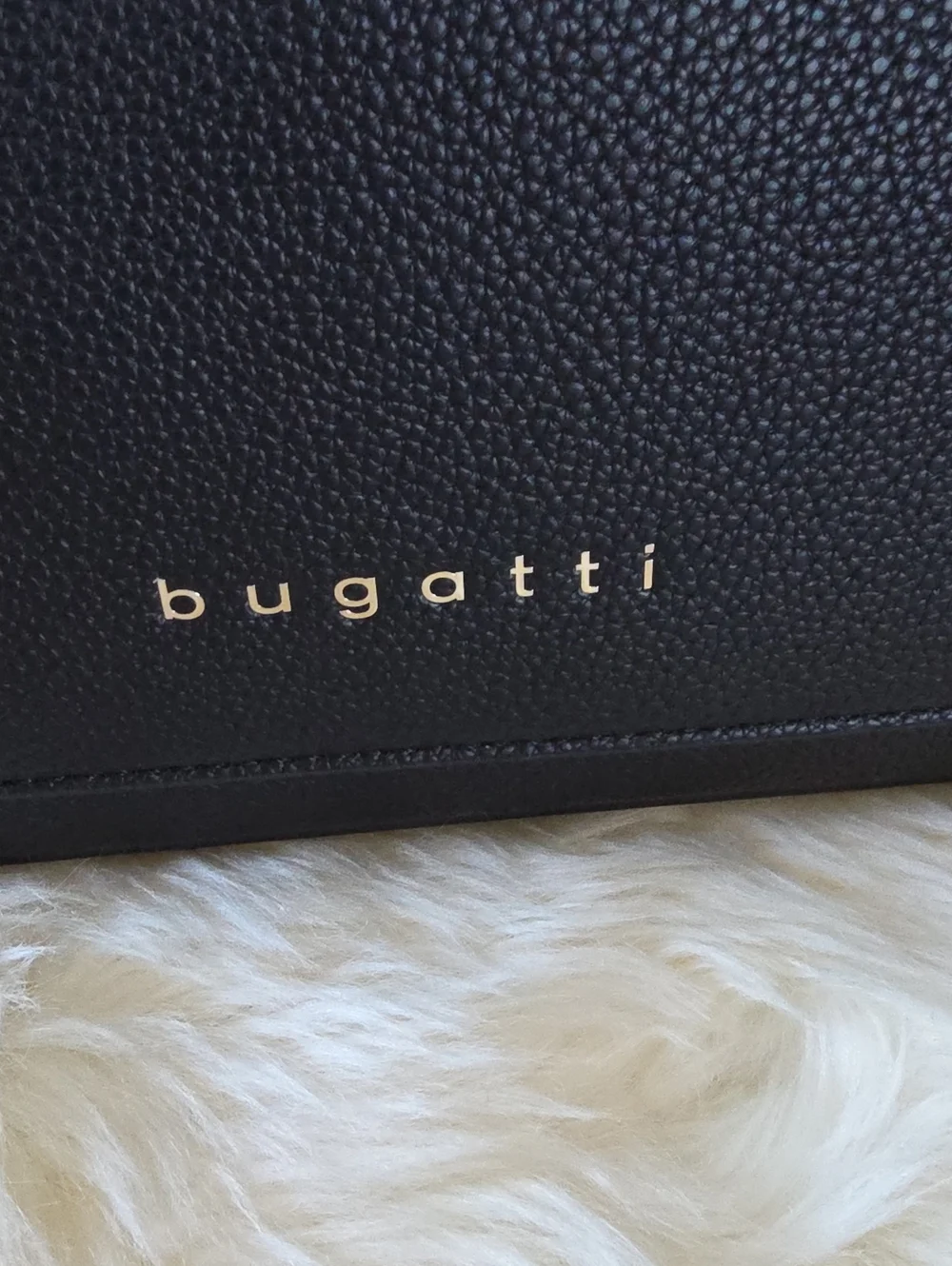 Beautiful NWOT Bugatti Black Leather Small Backpack Bag 🖤🎁♥️